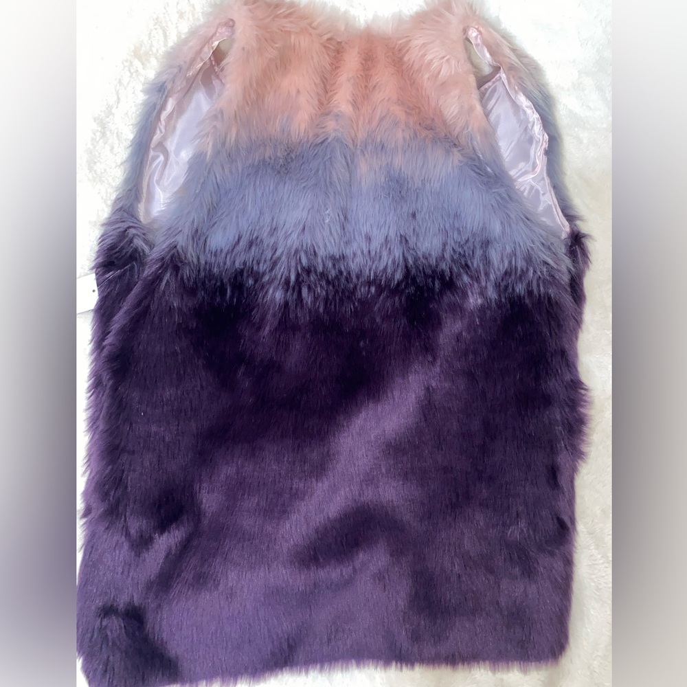 Charlotte Russe purple ombré faux fur vest new never worn// size Large